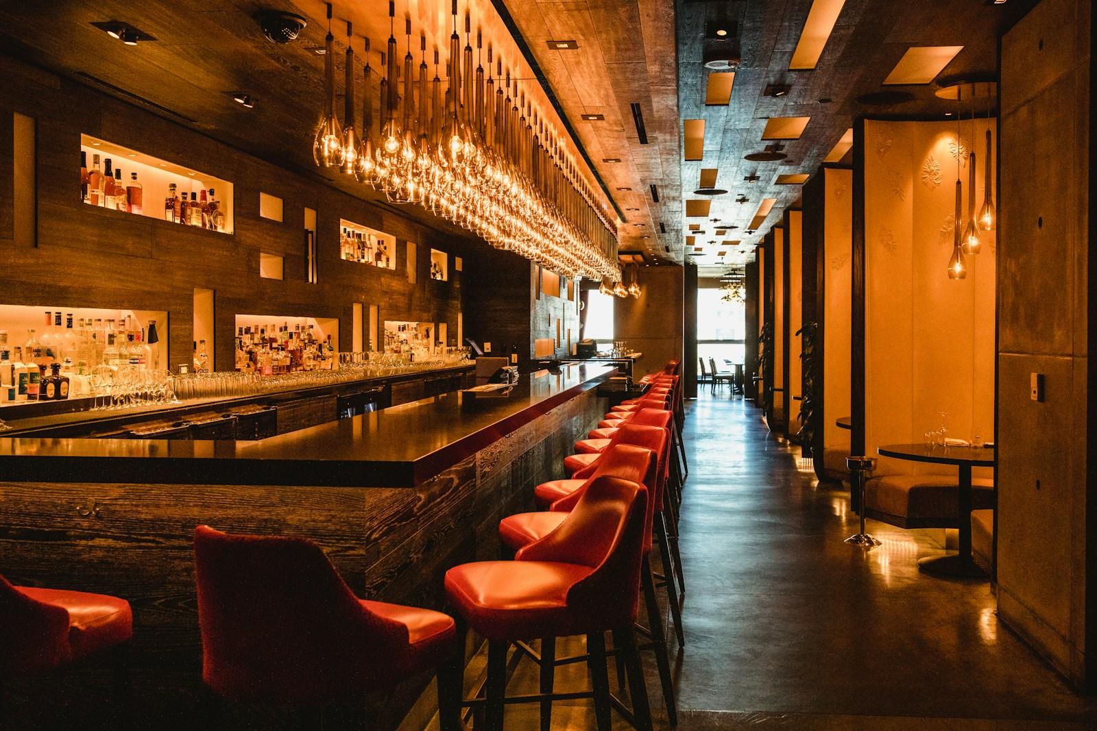 Colores para pintar tu bar restaurante: ideas y tendencias - Hevea Jardín