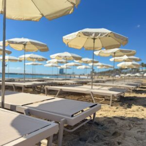 tumbonas hosteleria playa somorrostro barcelona