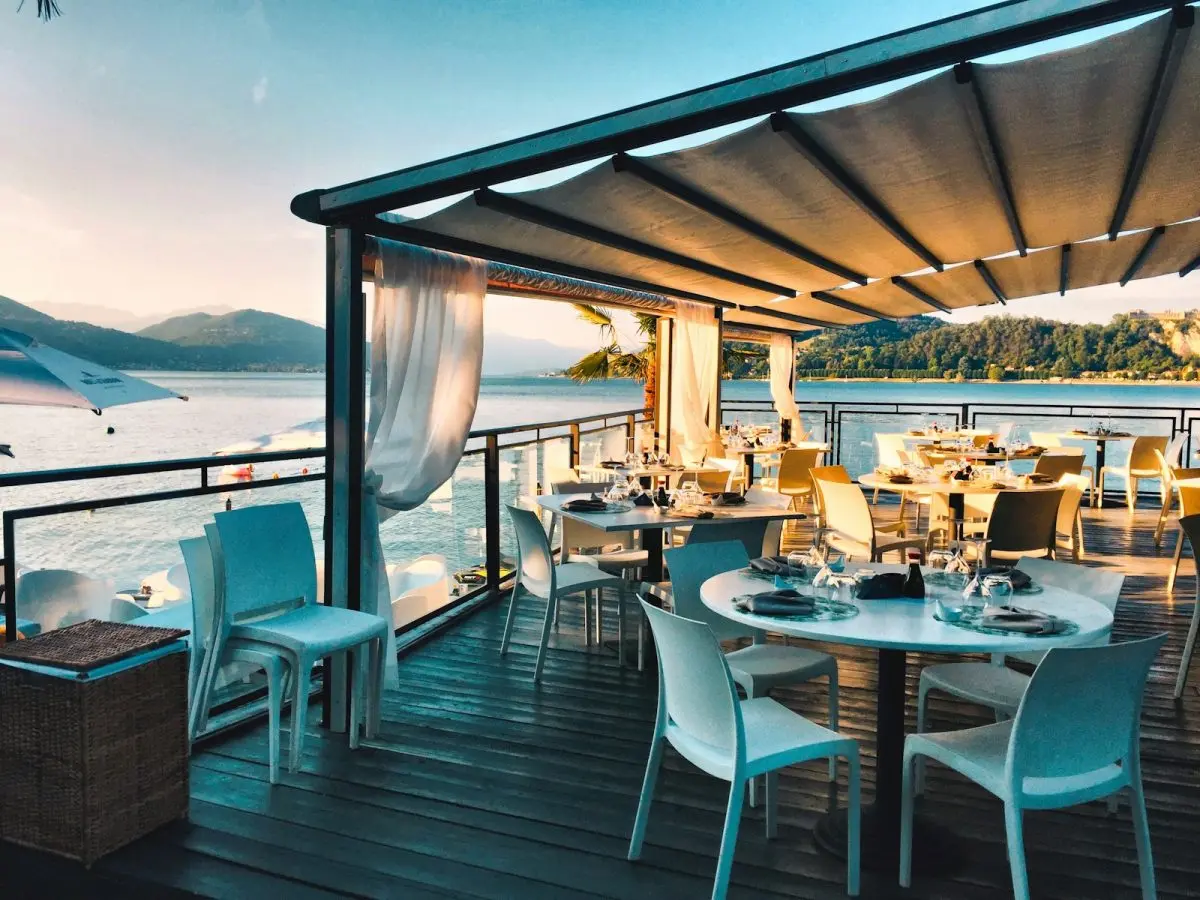 Decoración de restaurantes al aire libre